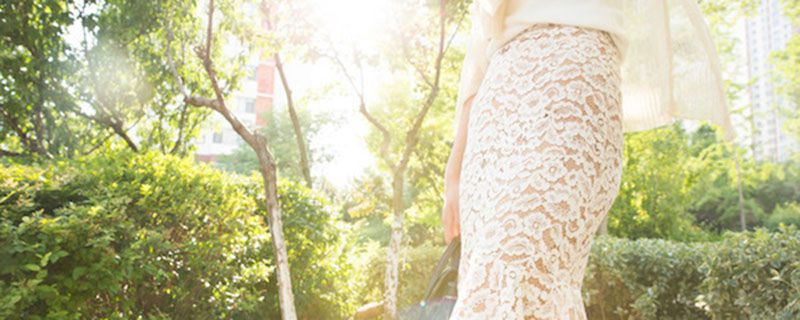 裙子静电粘身怎么消除